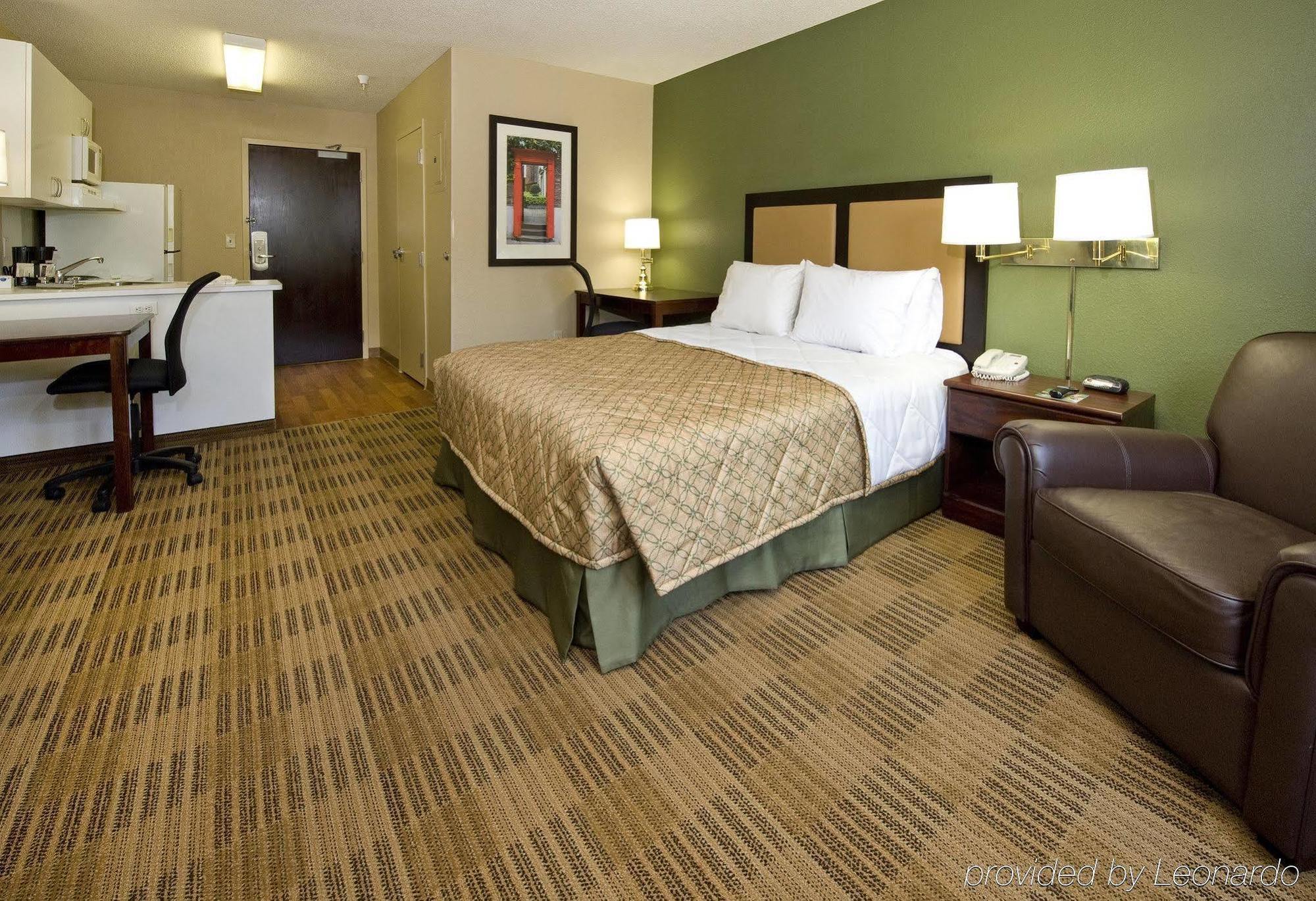 Extended America - Baltimore - 2*